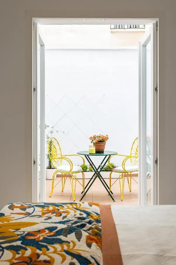 Twins Nest Malaga Apartment