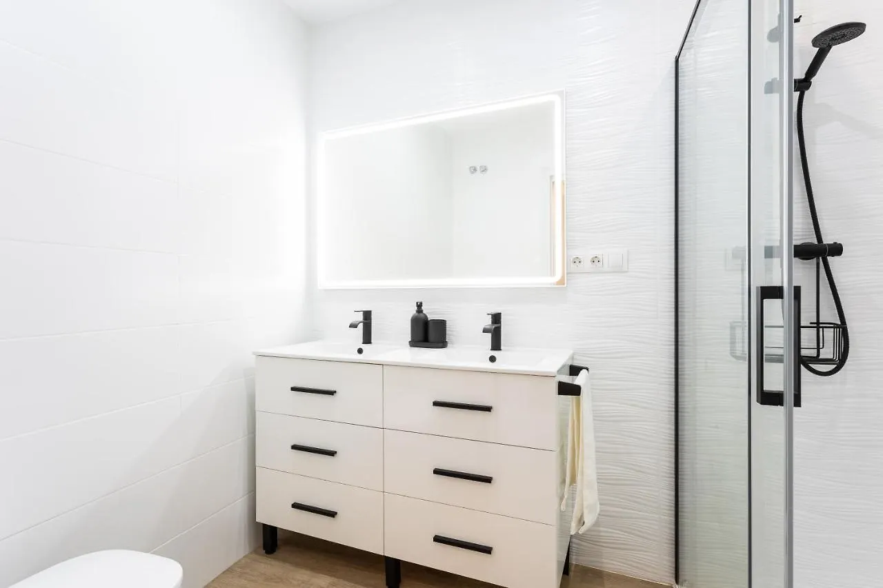 Twins Nest Malaga Apartment